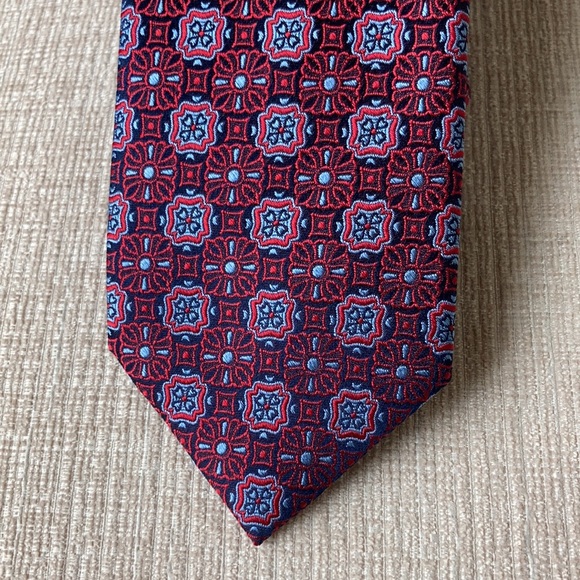 Neiman Marcus red/blue silk patterned tie - Picture 4 of 8